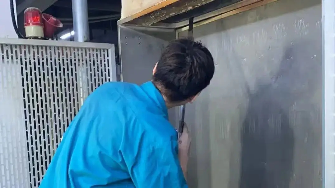 Déanann poileistir Changshu druileanna éigeandála le haghaidh teagmhais tobann